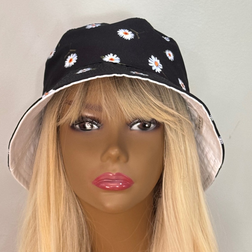 Alice + Olivia Stacey Bendet Reversible Daisy Bucket Hat